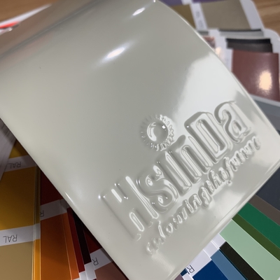 ISO Sertifikasi High Gloss RAL7024 RAL7040 Polyester Powder Coating Metal Surfaces Lampu tahan lama