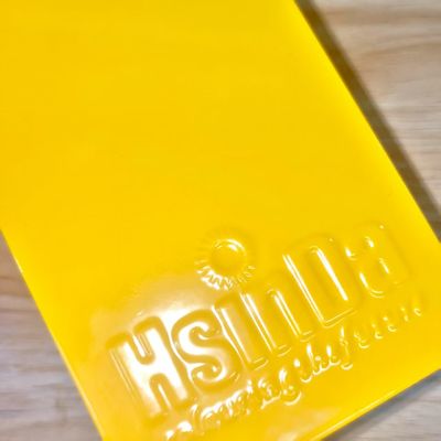 Pelapis Serbuk Epoksi Poliester dalam Warna Kuning Cerah dengan Ketahanan UV dan Kimia untuk Hasil Akhir yang Tahan Lama